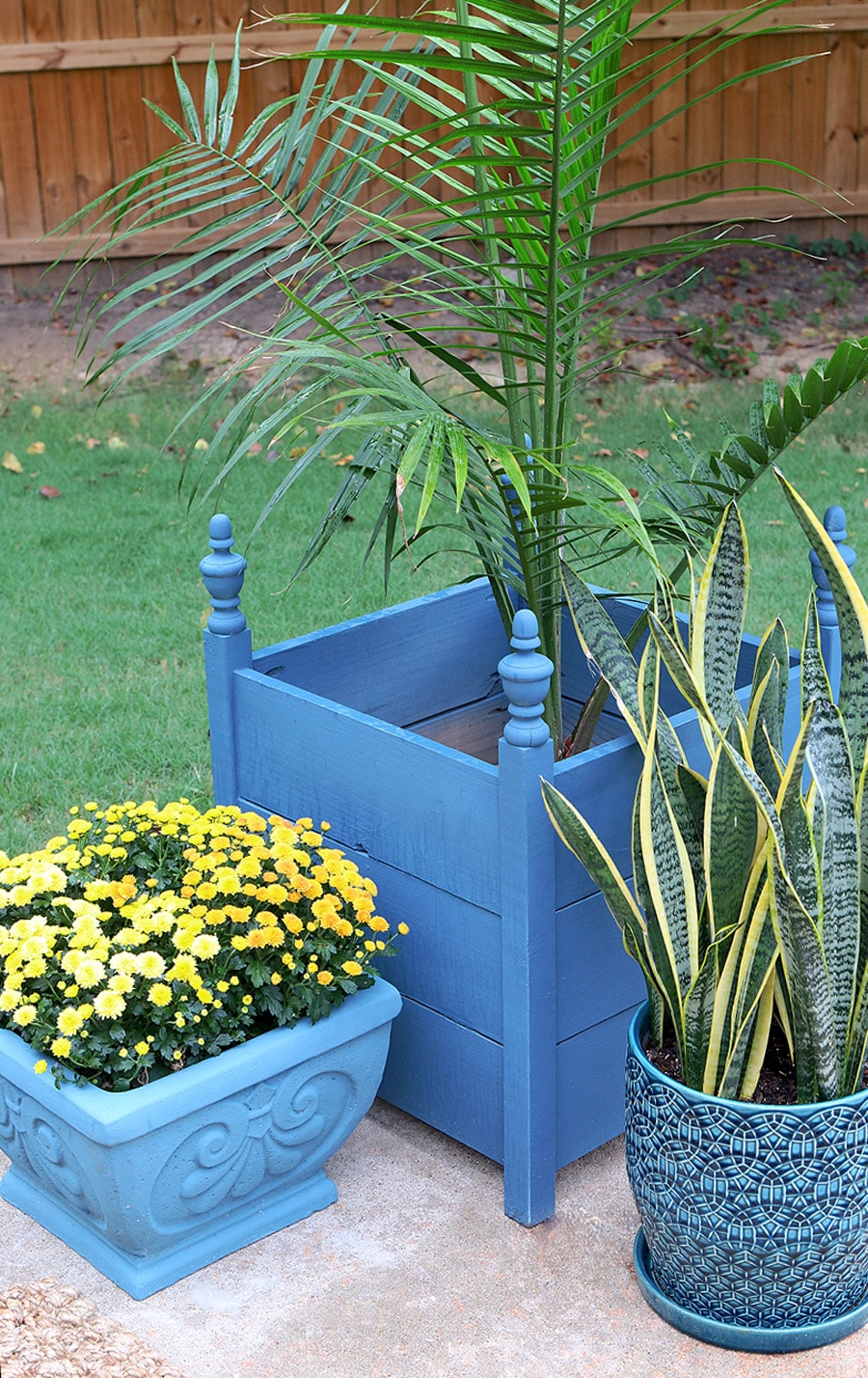 How to paint planters with Chalk Paint® by Annie Sloan