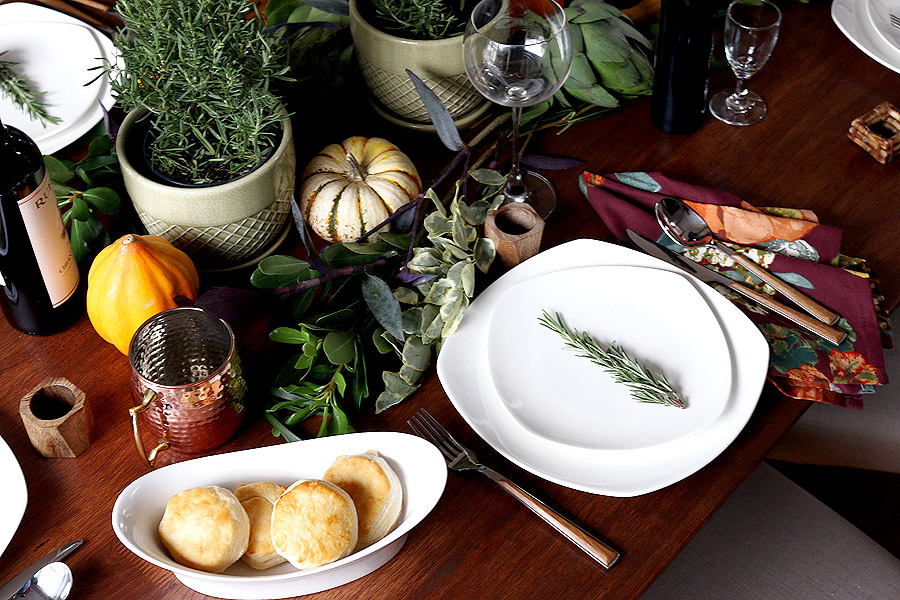 Autumn Thanksgiving table setting via Jen Woodhouse