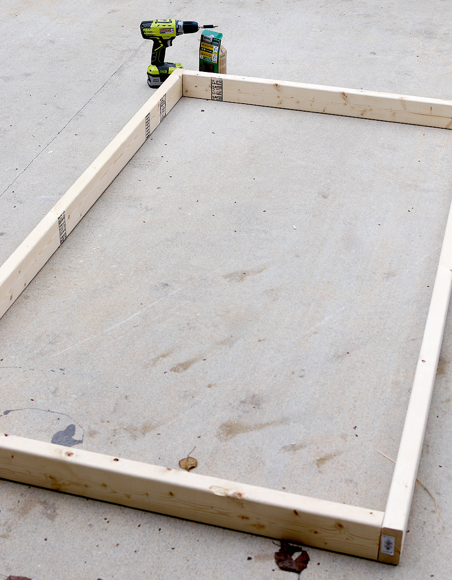 How to build a DIY platform bed