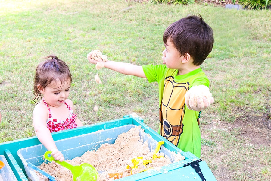 How to make a sand and water play table