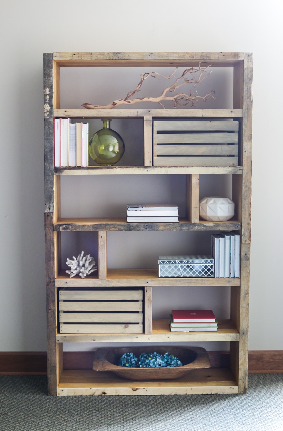 How to build a DIY crate pallet bookshelf