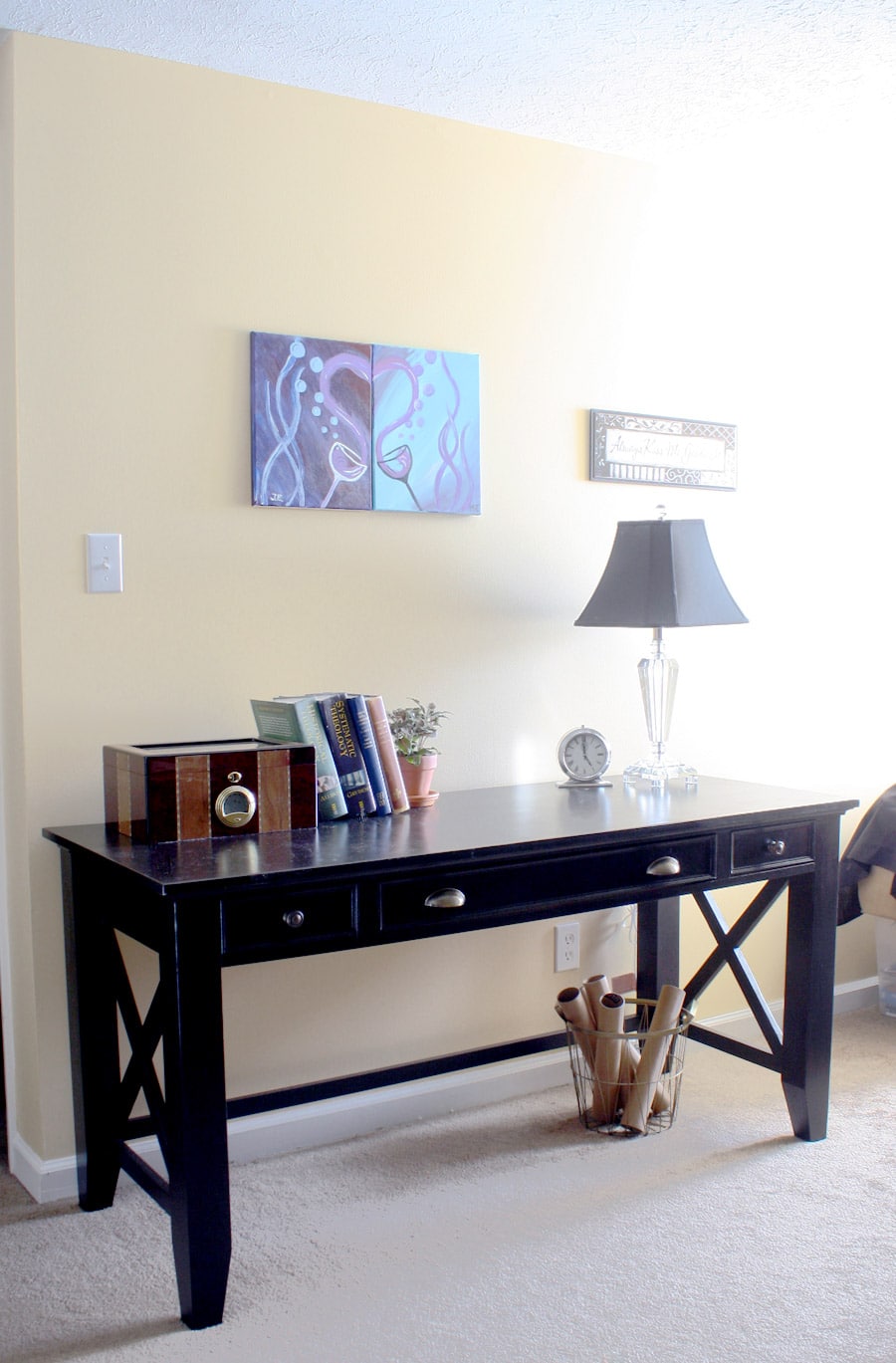 How to build a DIY writing desk. Free plans and tutorial!