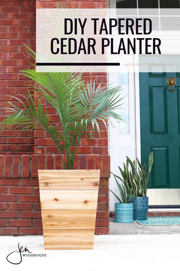 Easily make these tapered cedar planters with the tutorial from Jen Woodhouse | DIY planteres | #jenwoodhouse #DIYplanter