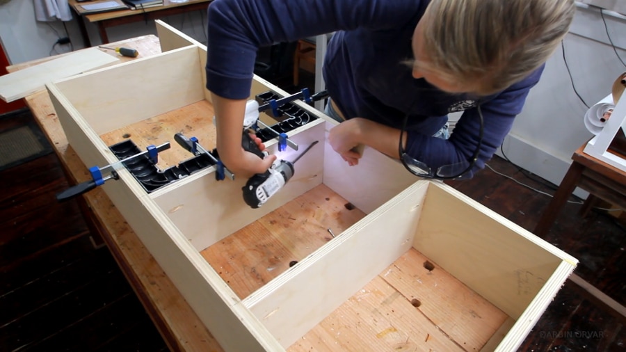 How to build a built-in bookshelf