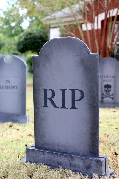 How to build DIY free-standing tombstones for Halloween.