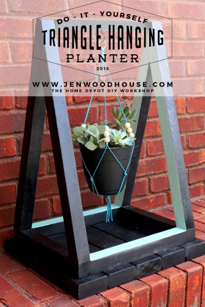 How to build a DIY triangle hanging planter - free plans and tutorial via Jen Woodhouse