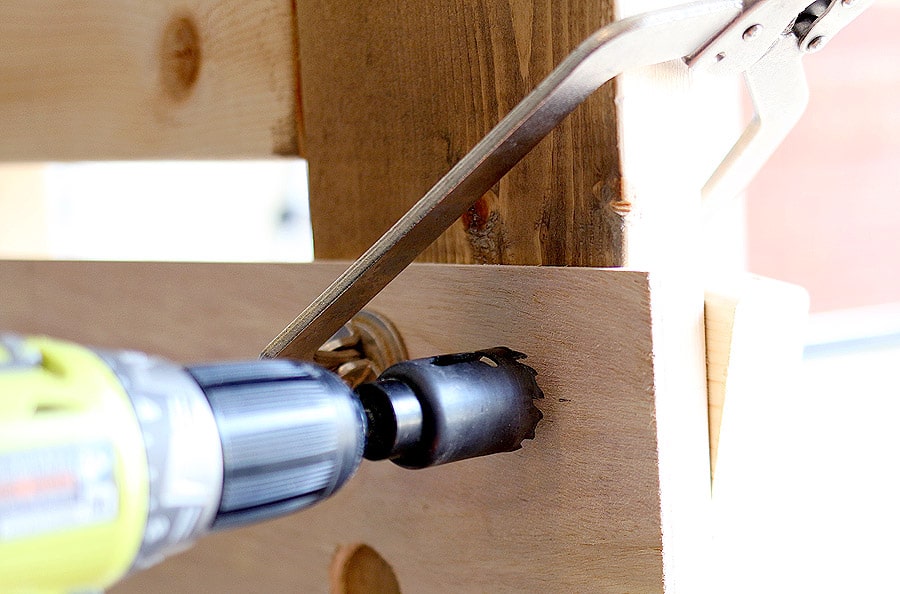 How to use a hole saw