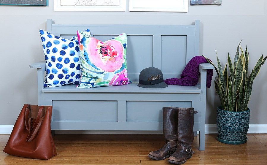 How to build a DIY storage bench. Free building plans by Jen Woodhouse