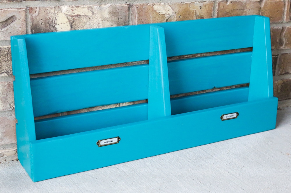 How to build a DIY divided mail organizer