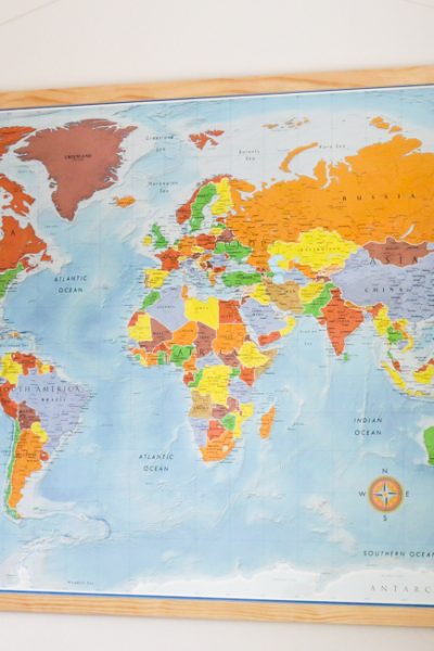 How to hang a world map with a magnetic frame