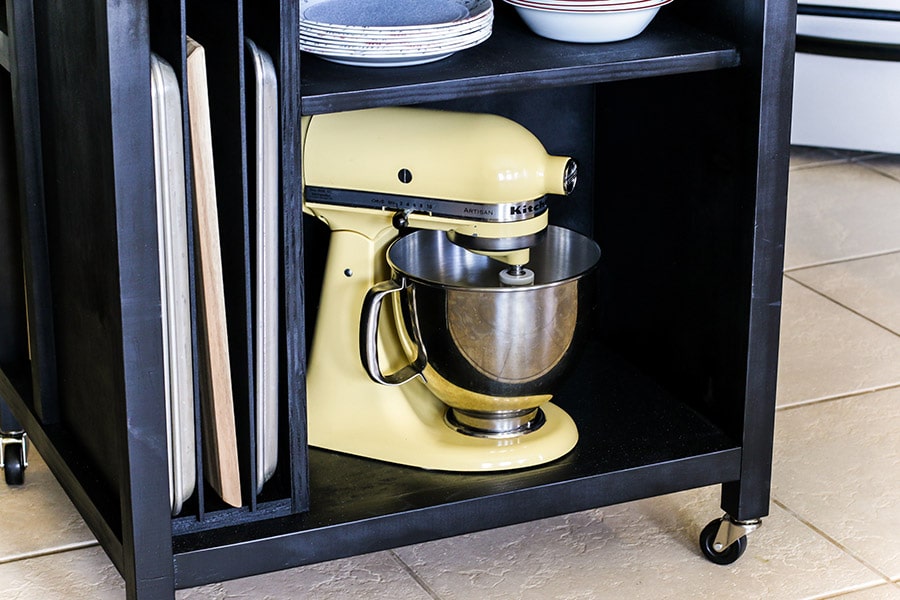 Need a bit more storage and space in your kitchen? Learn how to build this DIY rolling kitchen cart. Free plans by Jen Woodhouse