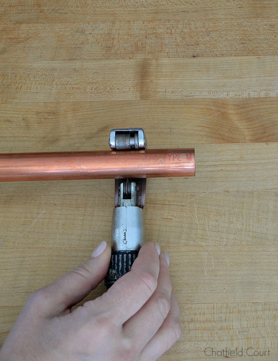 How to cut copper pipe