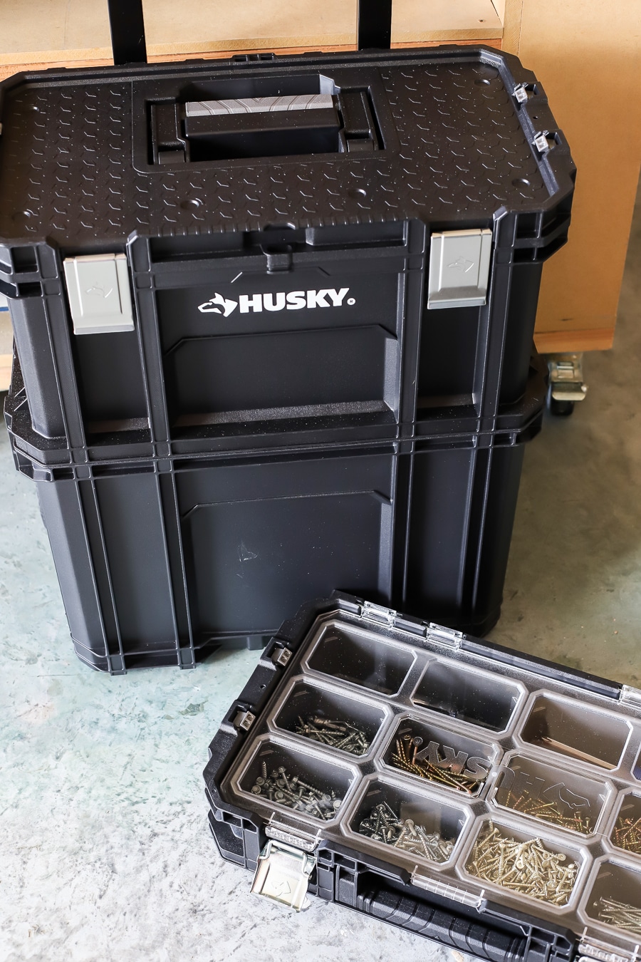 husky tool box rolling