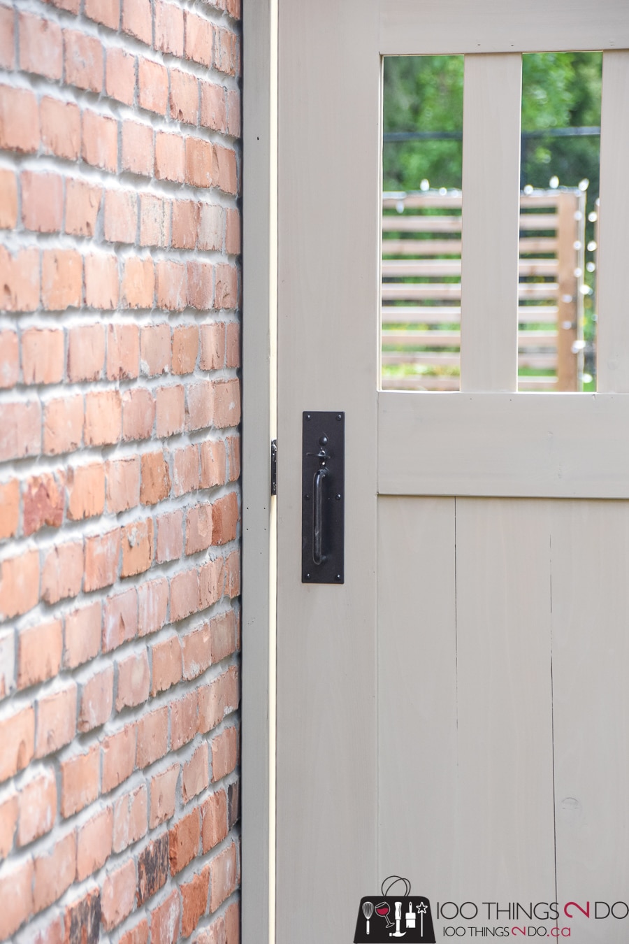 How To Make A DIY Garden Gate - Free building plans and tutorial