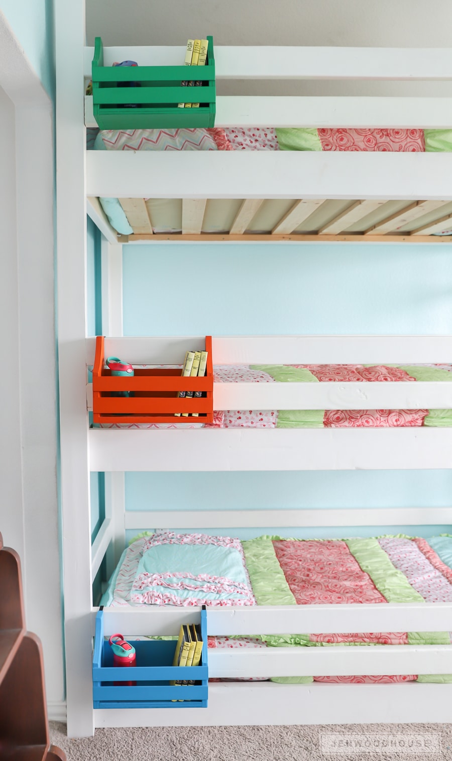 How to build DIY bunk bed nightstands