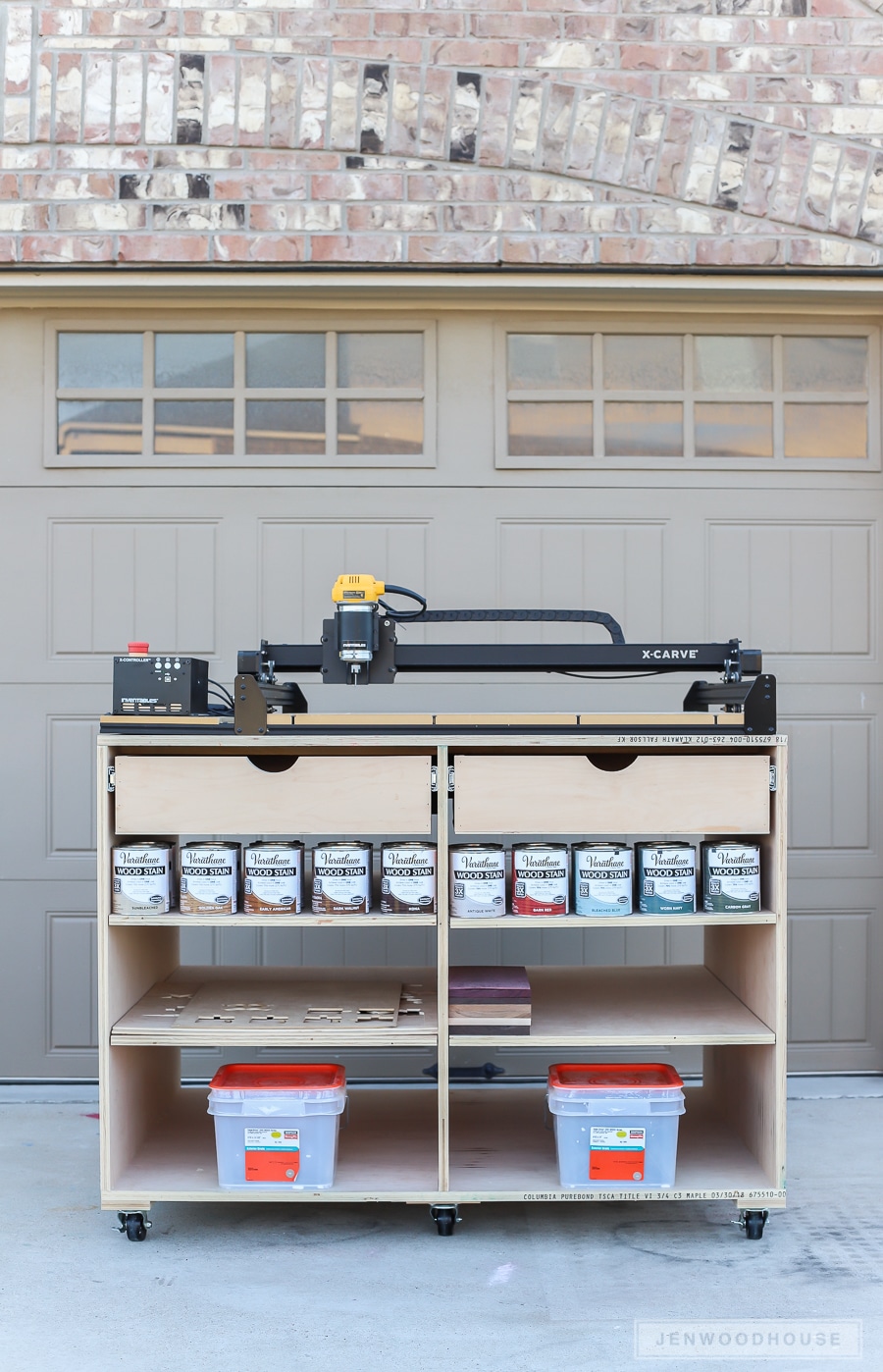 How to build a DIY mobile workbench with drawers and shelves