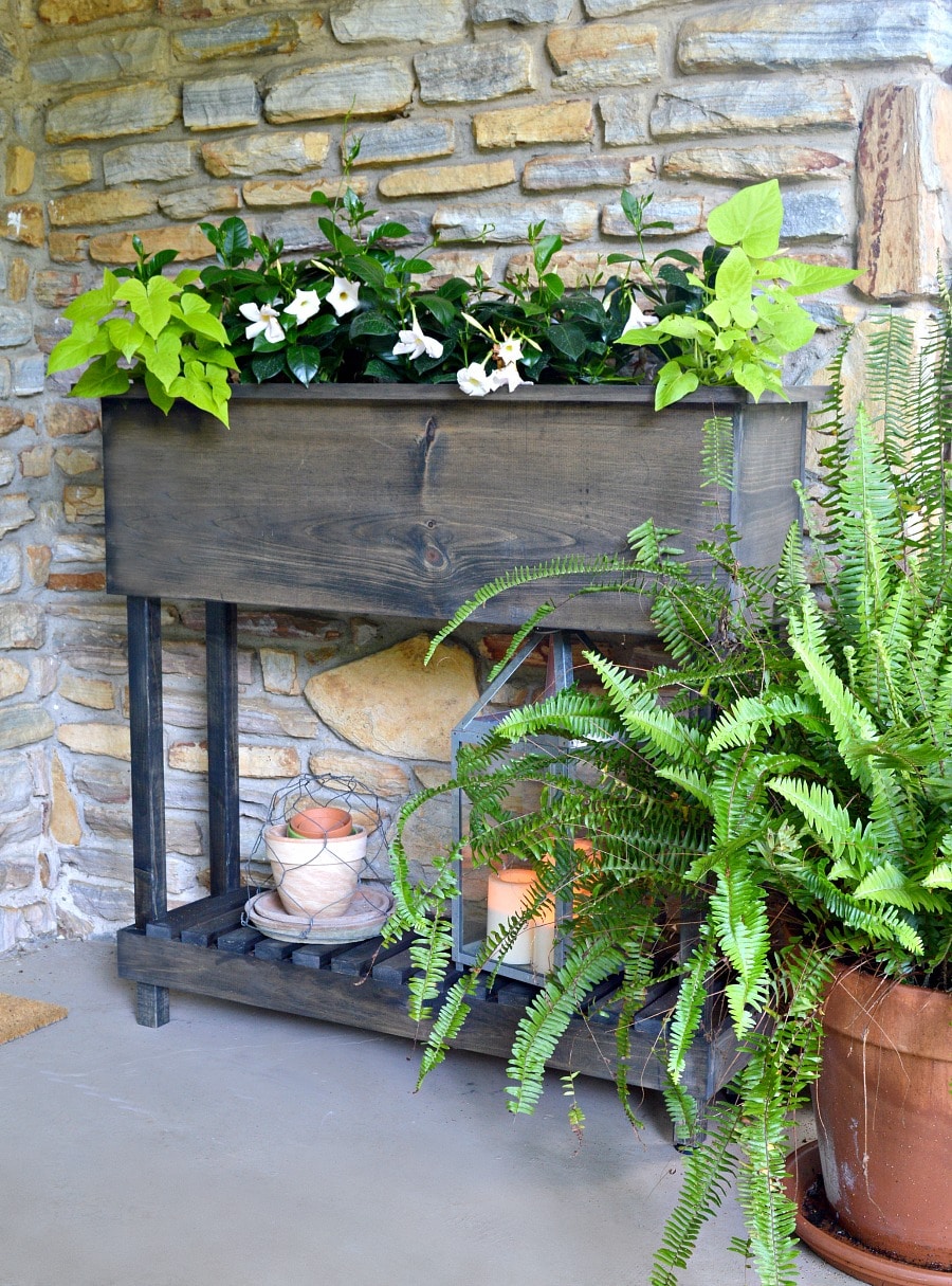 How to build a DIY wood planter