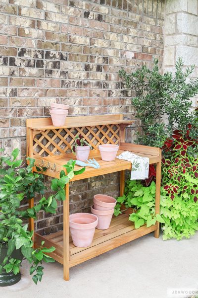 How to build a DIY potting bench - plans and tutorial by Jen Woodhouse