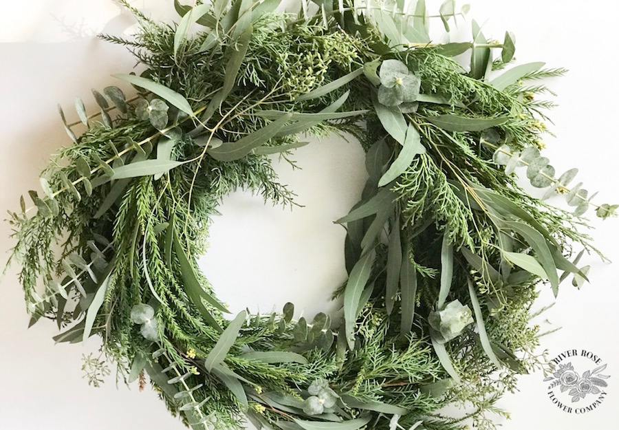 Make your own evergreen wreath - Mud & Bloom