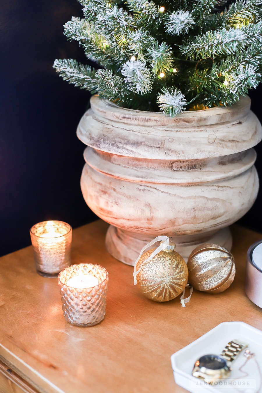 How to style your nightstand for the holidays