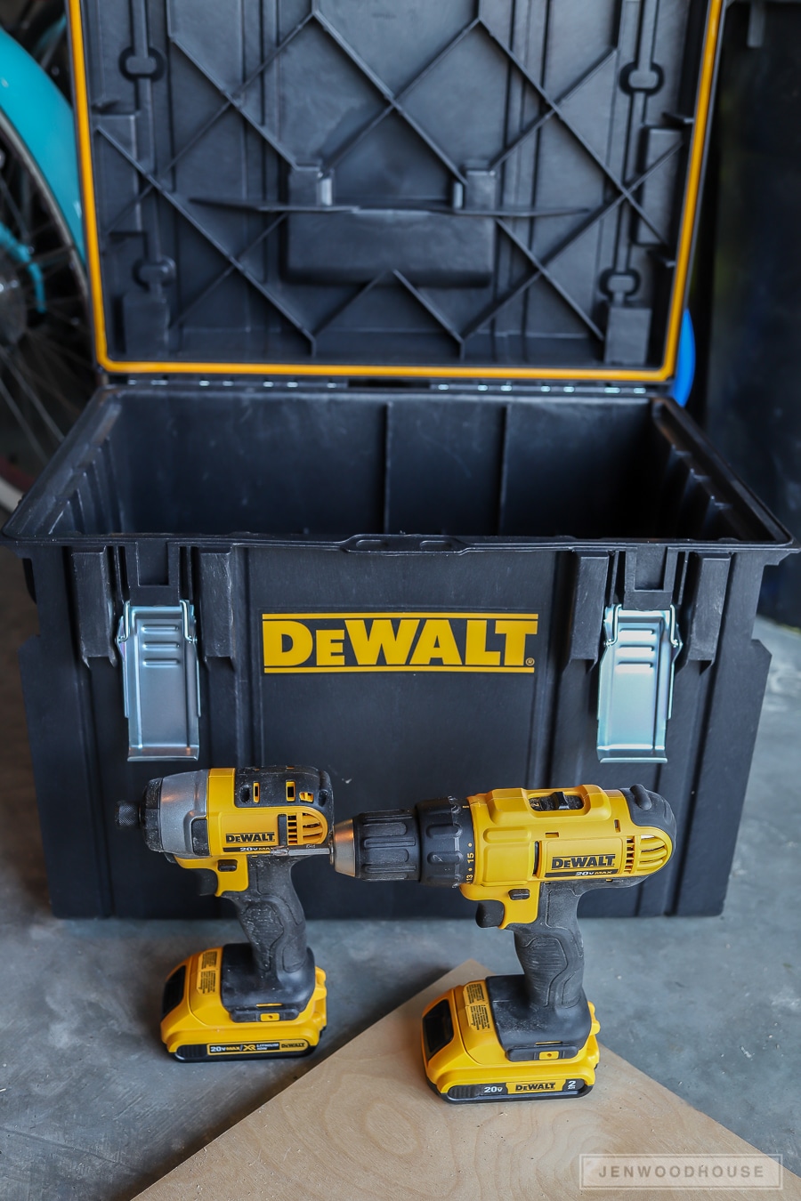 https://jenwoodhouse.com/wp-content/uploads/2018/12/Dewalt-combo-tool-kit-3.jpg