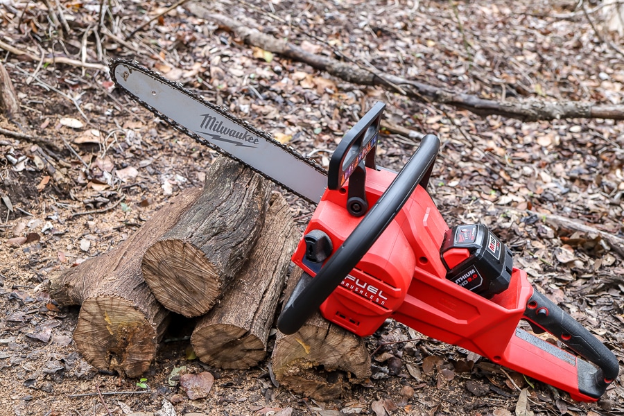 Milwaukee small battery discount chainsaw