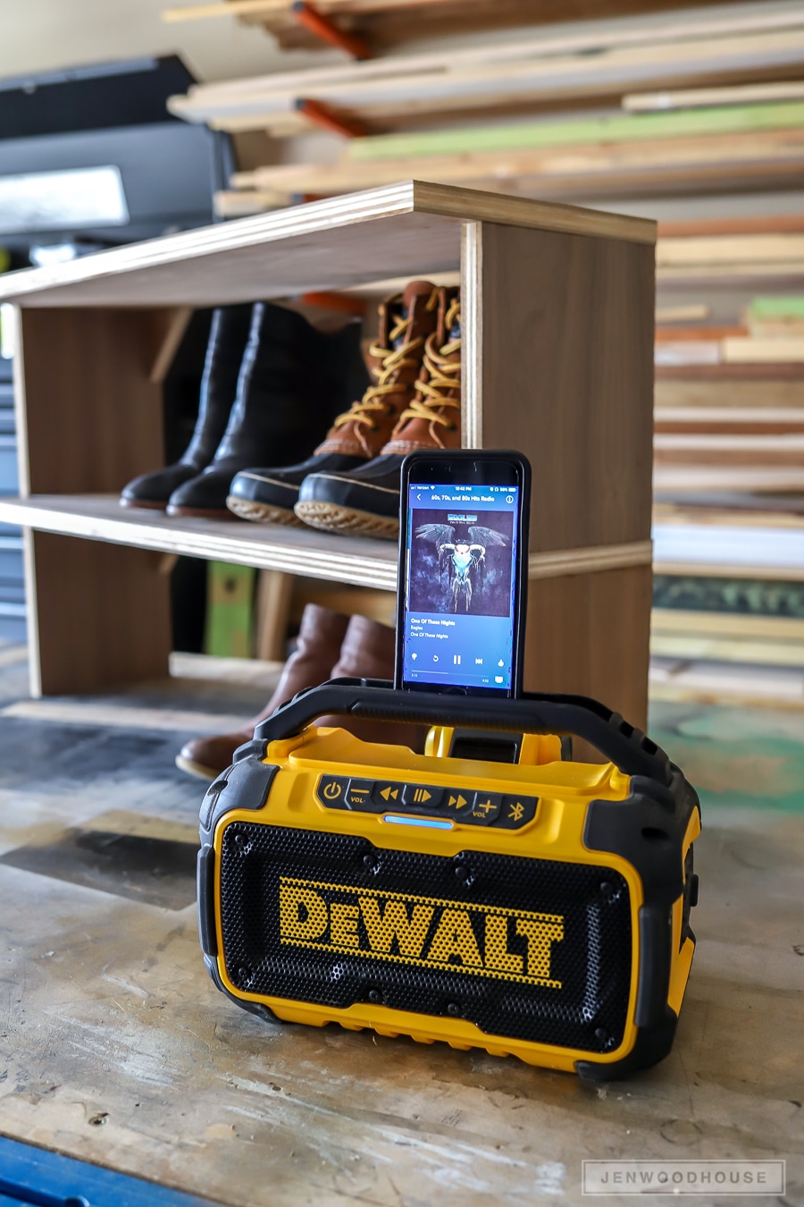 Dewalt bluetooth speaker tool review