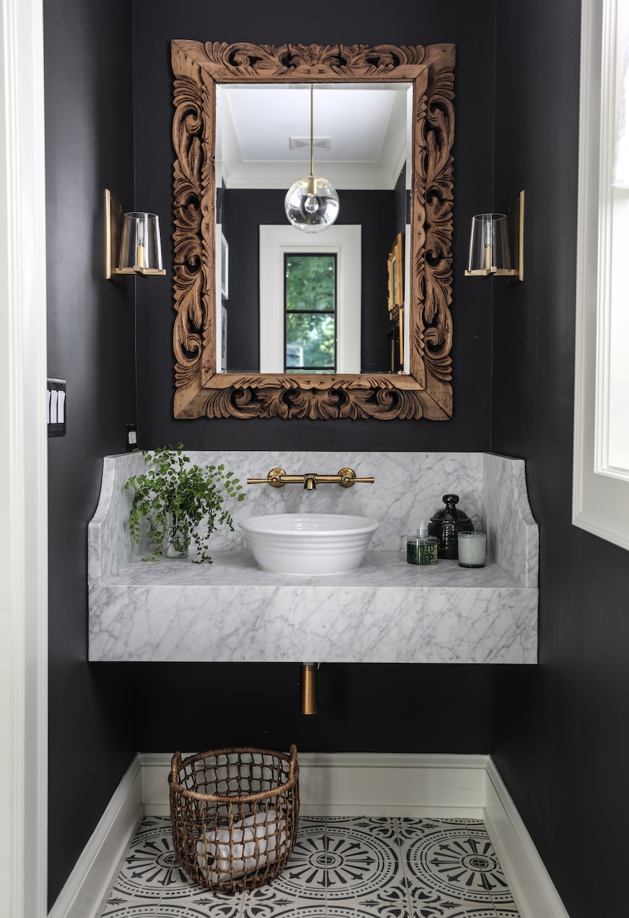 Powder bath with floating vanity