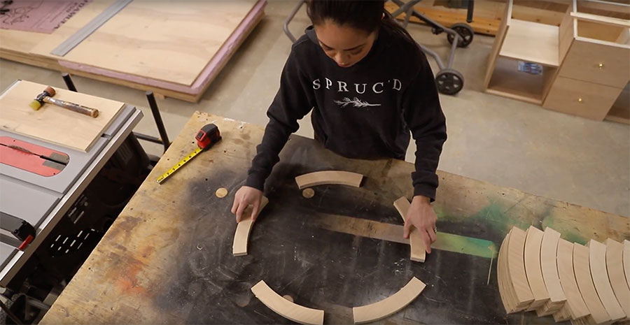 Making a DIY round end table out of plywood