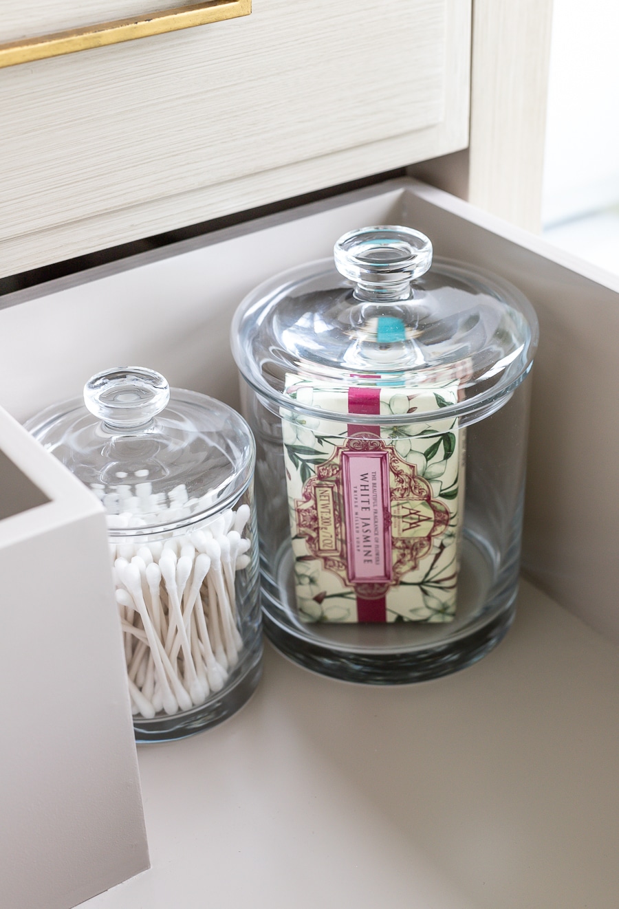 Guest bathroom essentials - how to make your guests feel pampered