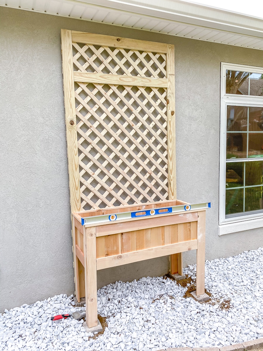 Easy raised planter box with lattice trellis - How to make