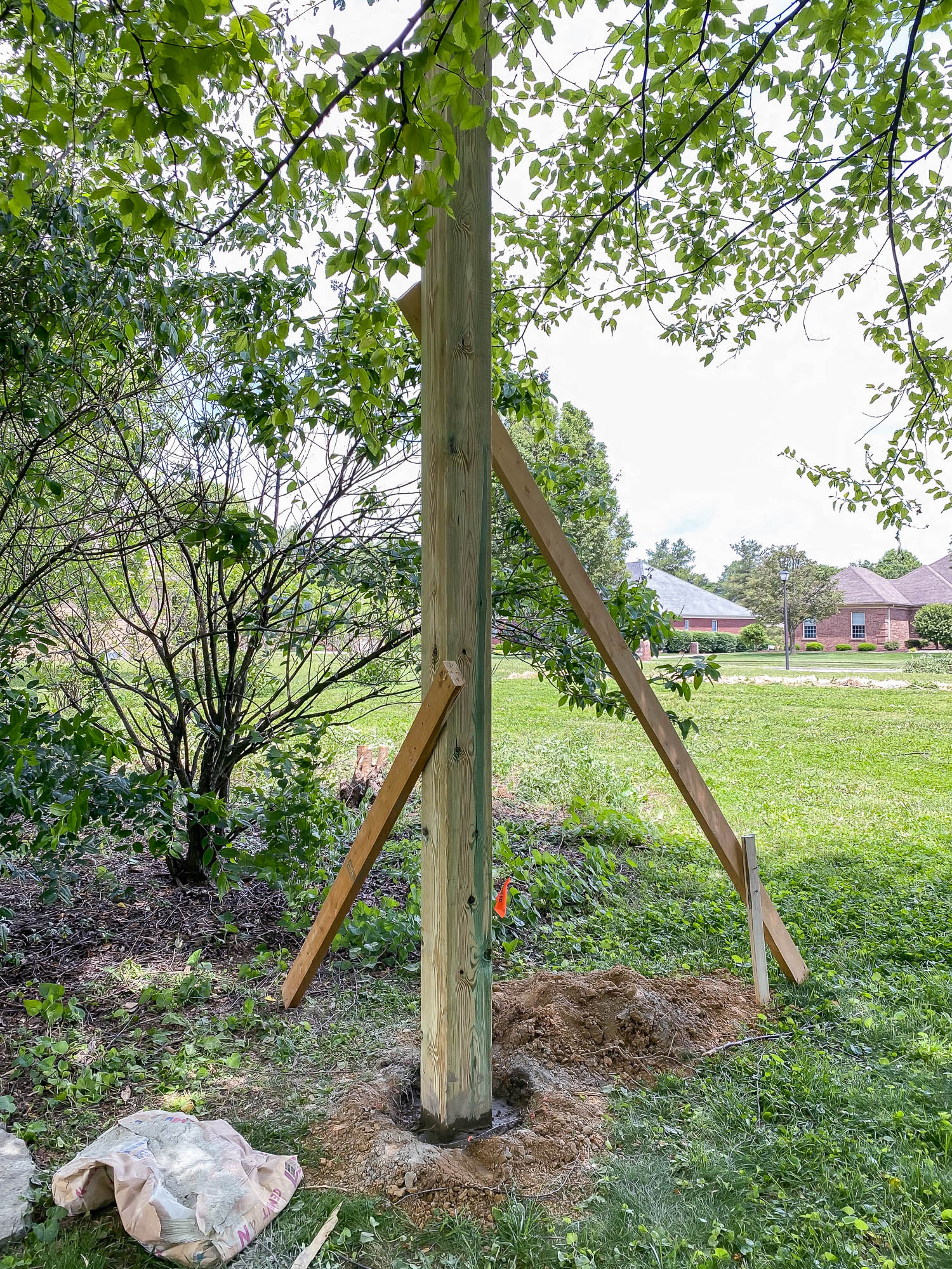 Build a hammock outlet stand