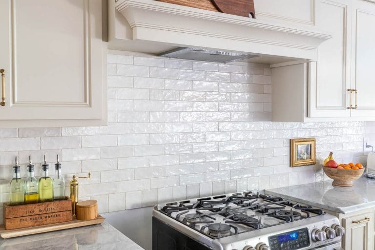 How To Tile A Backsplash In 5 Easy Steps!