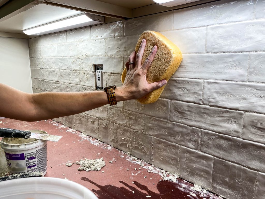 How To Tile A Backsplash In 5 Easy Steps!