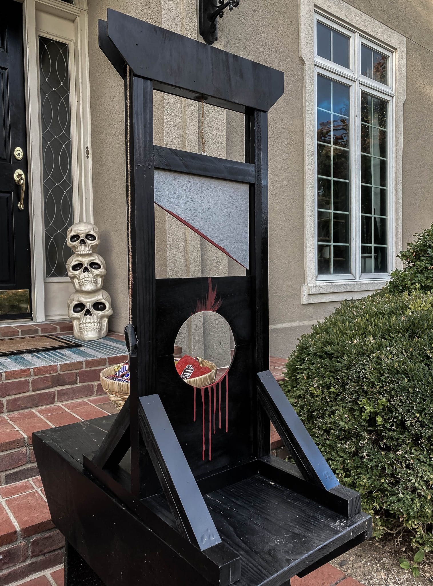 DIY Guillotine Halloween Candy Bowl diy-bird-aviary-for-the-birds-diy-bird-cage-large-bird-cages
