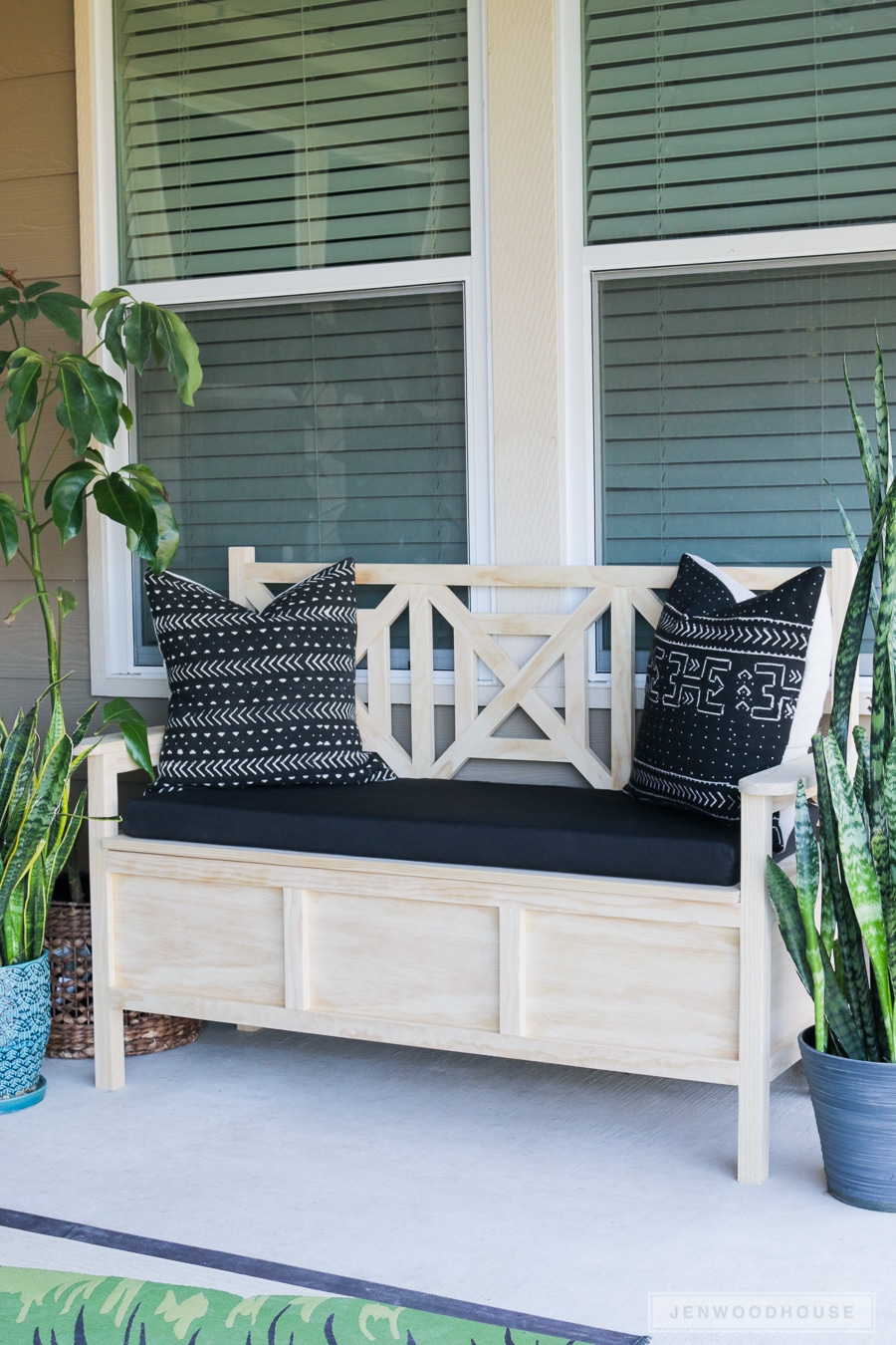 Indoor outdoor store storage bench