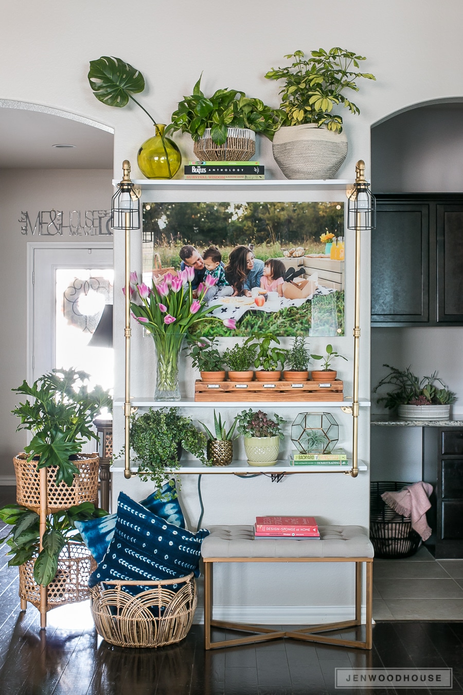 How to style your shelf for Spring