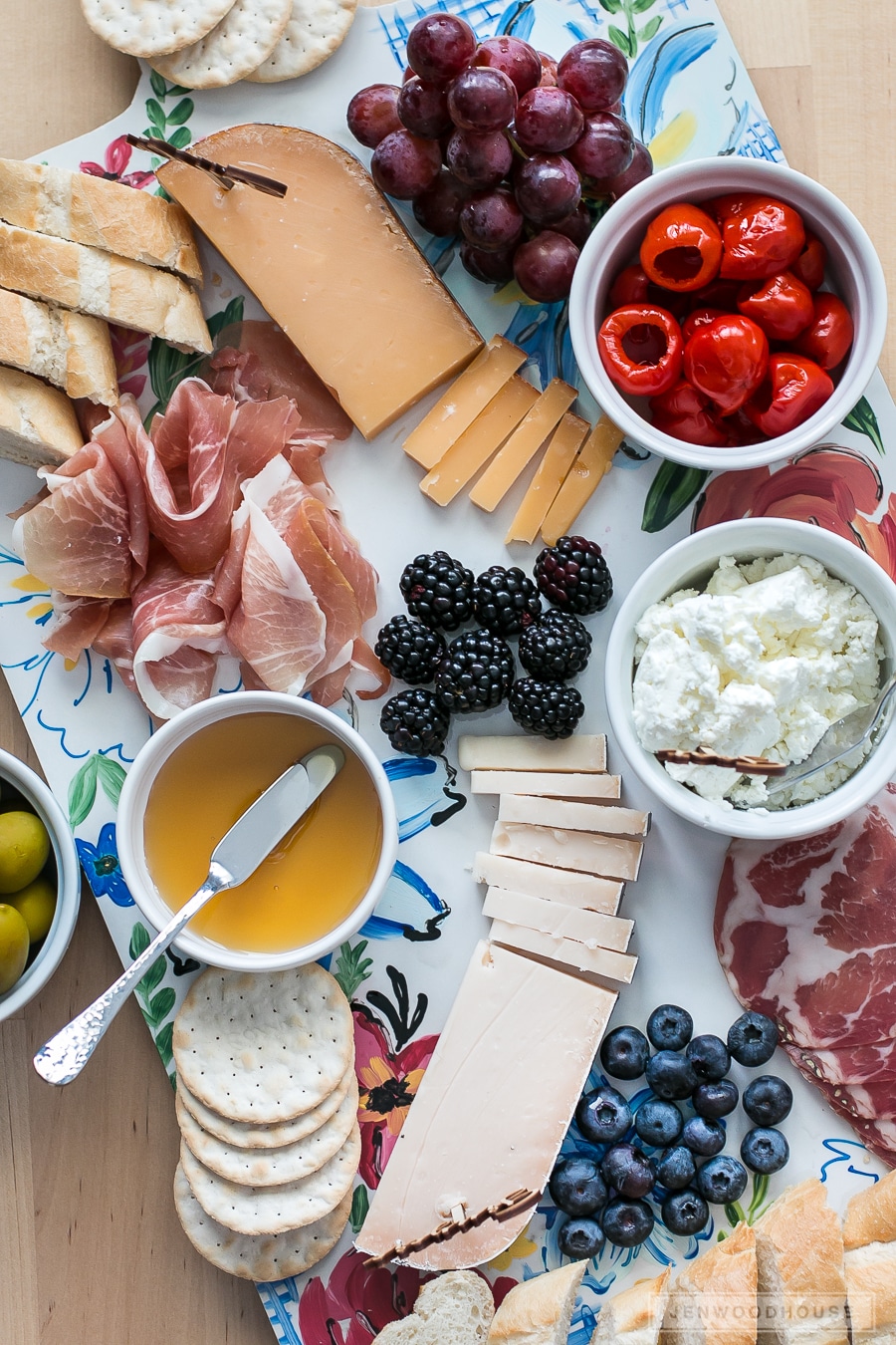 Diy Anthropologie Inspired Sissinghurst Castle Cheese Board