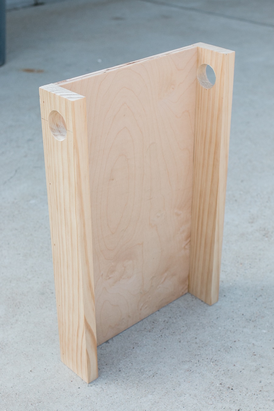 Simple DIY Planer Stand - ToolBox Divas