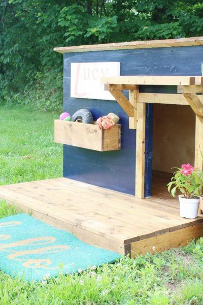 How to build a DIY doghouse with deck