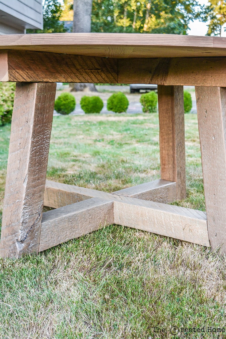 How to build a DIY round dining table from salvaged wood beams. Plans by Jen Woodhouse.