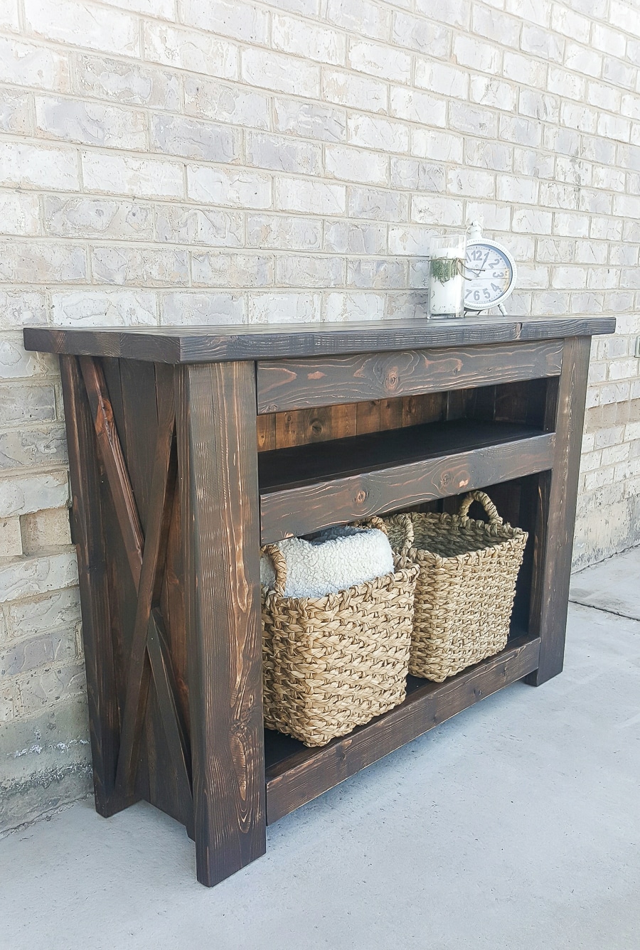 How to build a DIY chunky X media console - free plans!