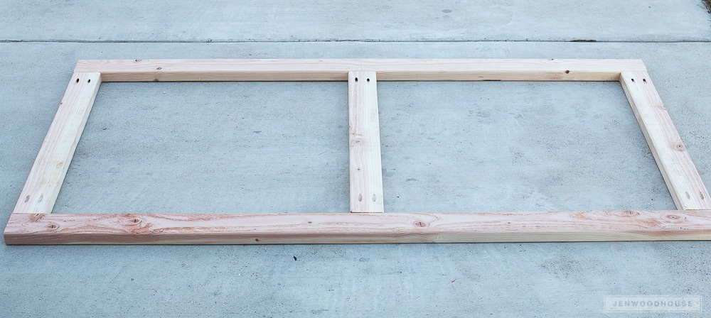 How to build a DIY workbench with shelves